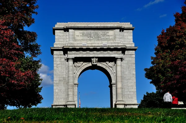 Valley Forge, Pennsylvania: Arco conmemorativo nacional — Foto de Stock