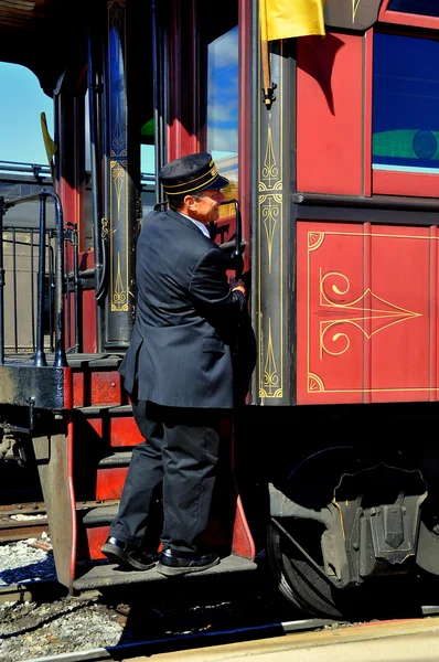 Strasburg, Pennsylvania: Conductor en la plataforma del tren — Foto de Stock