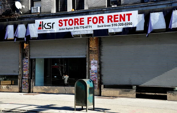 NYC: Oppbevares for Rent Sign – stockfoto