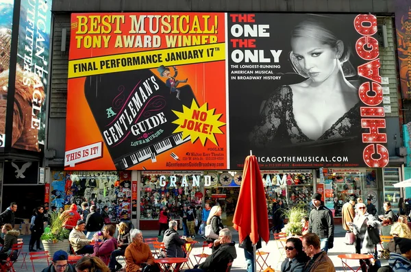 Nueva York: Carteleras publicitarias en Times Square — Foto de Stock