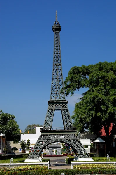 Pattaya, Thailand:  Eiffel Tower Replica at Mini Siam — Stock Photo, Image