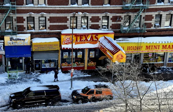 NYC: Winkels op bovenste Broadway met sneeuw — Stockfoto