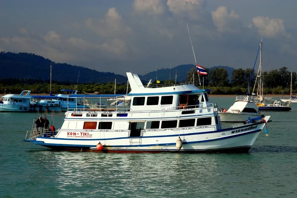 Phuket, Thailand: Kon-Tiki dykning båt — Stockfoto