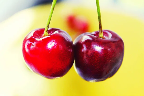 Cerezas Cerca Baya Cerezas Maduras Maduras Cerezas Rojas Dulces Vista —  Fotos de Stock