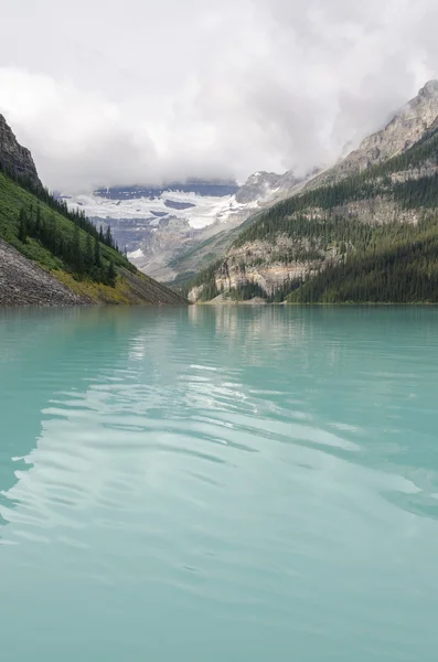 Λίμνη louise στον Καναδά — Φωτογραφία Αρχείου