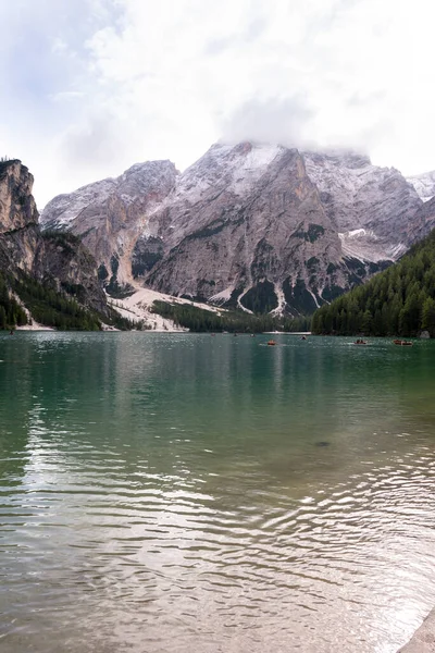 Przebłyski Szczegóły Krajobraz Nad Jeziorem Braies Trentino Alto Adige Włoszech — Zdjęcie stockowe