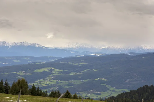 Première Neige Sur Paysage Dans Les Alpes Siusi Dans Trentin — Photo