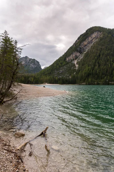 Przebłyski Szczegóły Krajobraz Nad Jeziorem Braies Trentino Alto Adige Włoszech — Zdjęcie stockowe