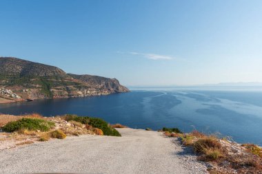 Yunanistan 'ın Keratea kentindeki Daskalio körfezinde deniz manzaralı Panorama