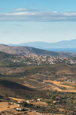 Yunanistan 'da gün batımında Keratea tepelerinden deniz manzarası