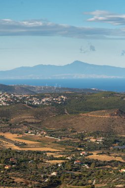 Yunanistan 'da gün batımında Keratea tepelerinden deniz manzarası