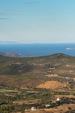 Yunanistan 'da gün batımında Keratea tepelerinden deniz manzarası