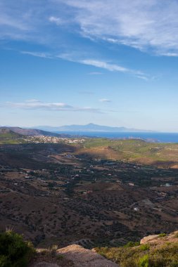 Yunanistan 'da gün batımında Keratea tepelerinden deniz manzarası