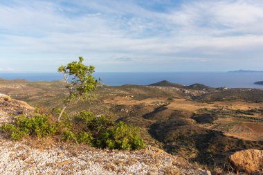 Yunanistan 'da gün batımında Keratea tepelerinden deniz manzarası