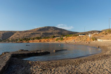 Atina 'da Anavyssos sahilinde gün batımı