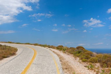 Yunanistan 'da gün batımında Keratea tepelerinden deniz manzarası
