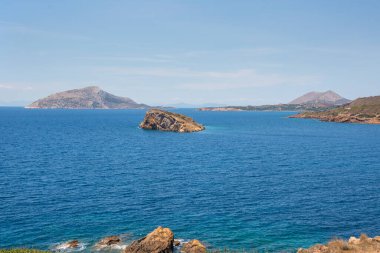 Yunanistan 'da gün batımında Keratea tepelerinden deniz manzarası
