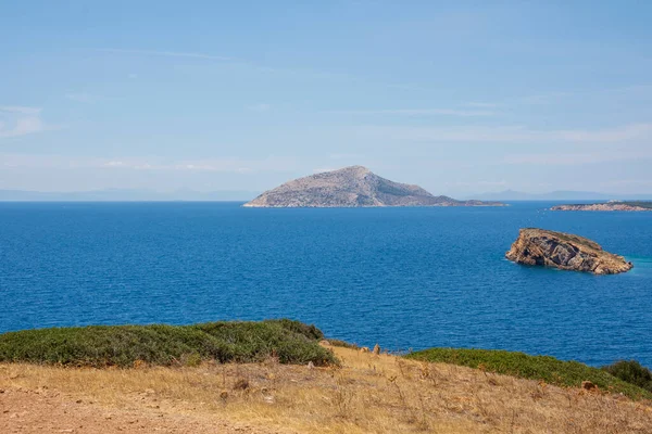Yunanistan 'da gün batımında Keratea tepelerinden deniz manzarası
