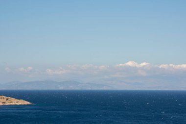 Yunanistan 'ın Keratea kentindeki Daskalio körfezinde deniz manzaralı Panorama