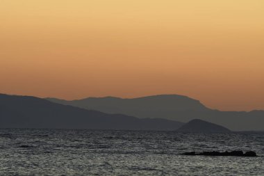 Yunanistan 'ın Aegina limanında gün batımı