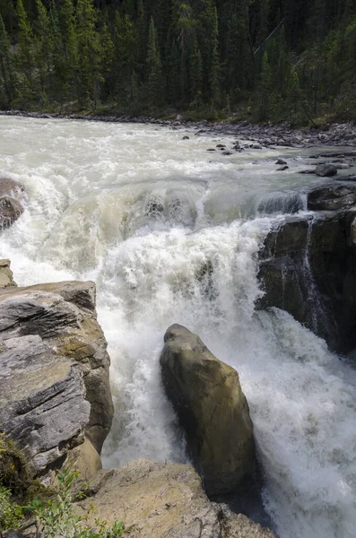 Wodospad Sunwapta Albercie Kanadzie — Zdjęcie stockowe