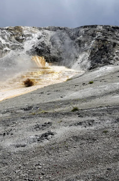 Fontes Termais Formações Calcárias Nascentes Termais Mamute Wyoming América — Fotografia de Stock