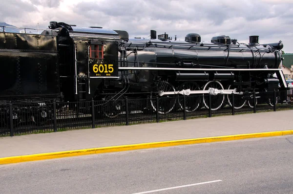 ジャスパー カナダのアンティークブラック色の蒸気機関車 — ストック写真