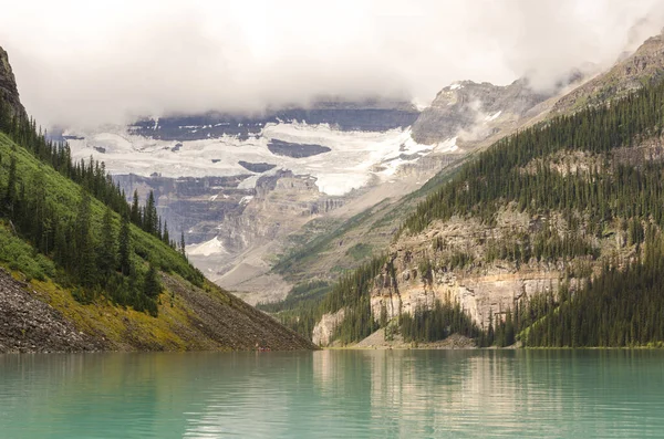 Lago Louise Día Nublado Verano Parque Nacional Banff Alberta Canadá —  Fotos de Stock