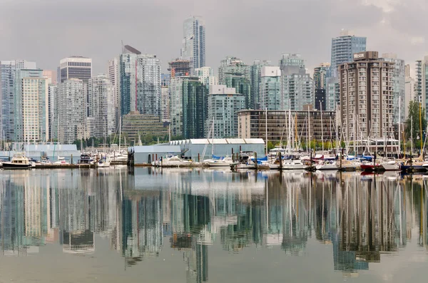 Glasgebäude Und Wolkenkratzer Vancouver Kanada — Stockfoto