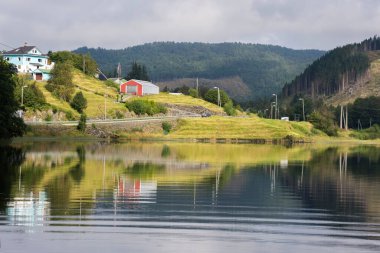 Norveç 'te Osoro Gölü' nde kano gezisi