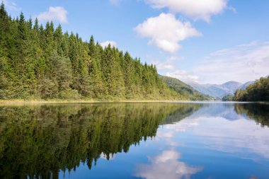Norveç 'te Osoro Gölü' nde kano gezisi