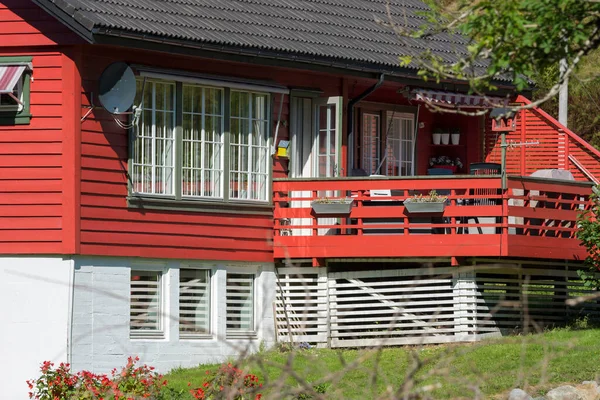 Bunte Holzhäuser Meer Osoyro Norwegen — Stockfoto