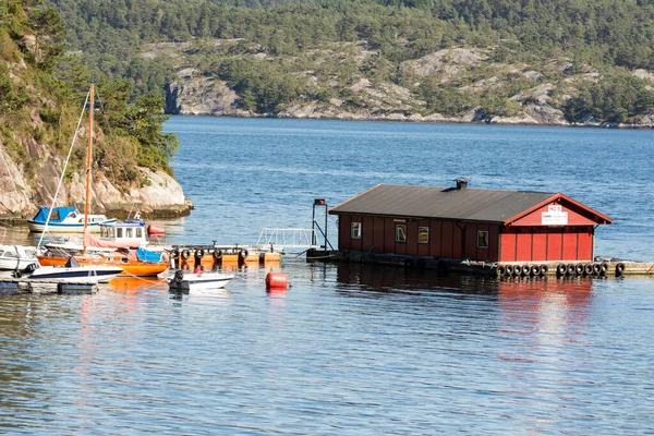Красочные Деревянные Дома Берегу Моря Осойро Норвегия — стоковое фото