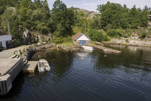 在挪威的Lysefjord峡湾上航行 — 图库照片