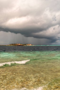 Maldivler Adası 'nda muhteşem deniz manzarası