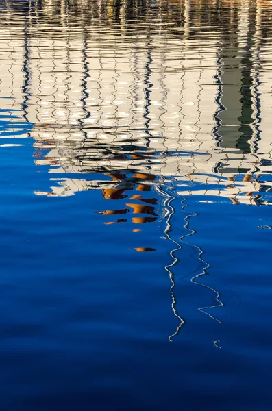 Réflexion sur la mer — Photo