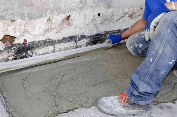 Rigone untuk menghaluskan beton — Stok Foto