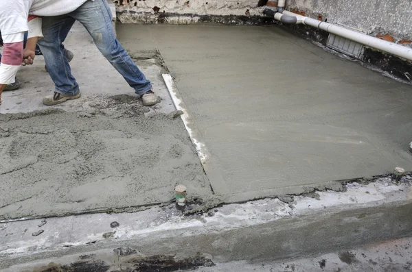 Rigone to smooth the concrete — Stock Photo, Image