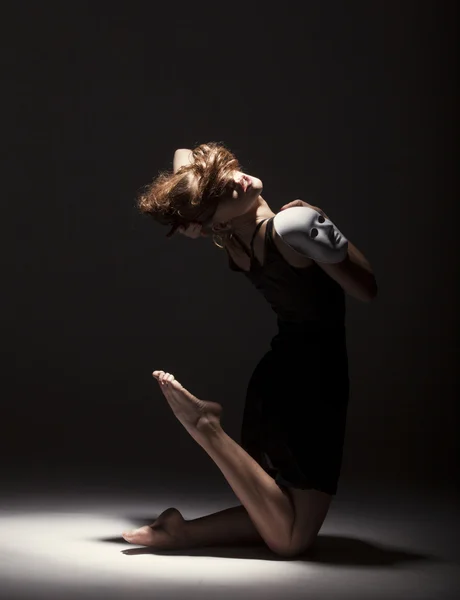 Female dancer with mask — Stock Photo, Image