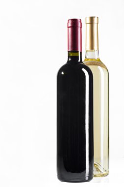 kırmızı ve beyaz şarap şişeleri