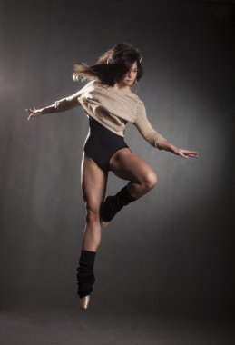 genç güzel dansçı