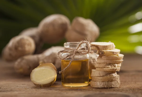 Ginger Essential oil — Stock Photo, Image