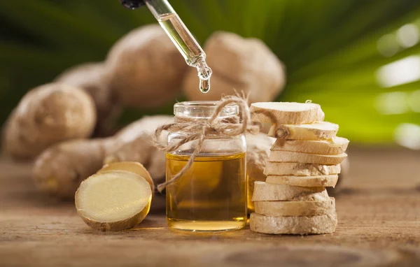 Ginger Essential oil — Stock Photo, Image