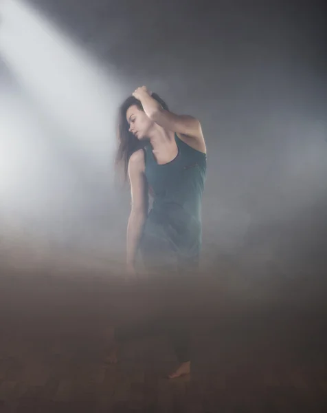 Young beautiful dancer — Stock Photo, Image