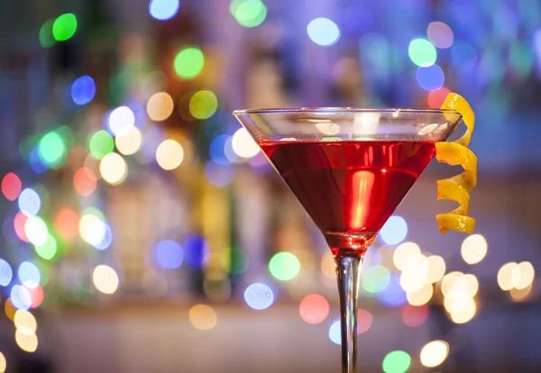 Glass of cosmopolitan cocktail — Stock Photo, Image