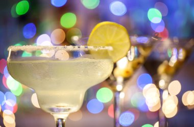 Margarita ve martini kokteyl bardak