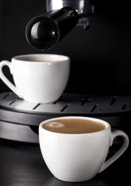 Tazas de café expreso y cafetera . —  Fotos de Stock