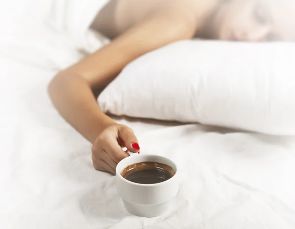 Kaffee im Bett — Stockfoto