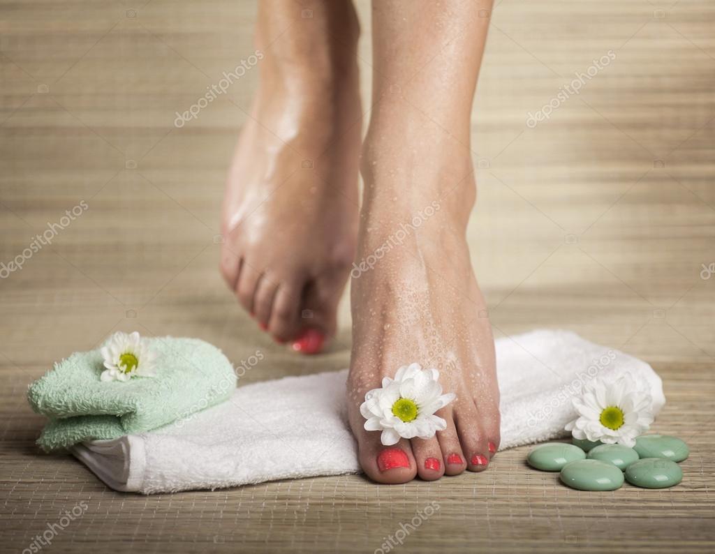 Với hình nền Foot Spa tinh tế, chắc chắn bạn sẽ có cảm giác thoải mái và thư thái ngay từ khi nhìn thấy. Hãy xem hình ảnh để cùng tận hưởng không gian tinh tế này nhé. 