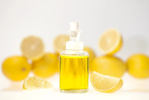 Citron æterisk olie - Stock-foto